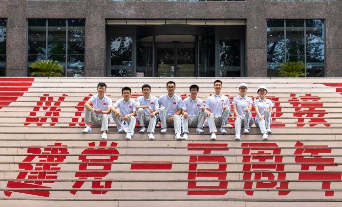 能源学子参加庆祝中国共产党成立100周年志愿服务合影1 能源学子参加庆祝中国共产党成立100周年志愿服务合影1