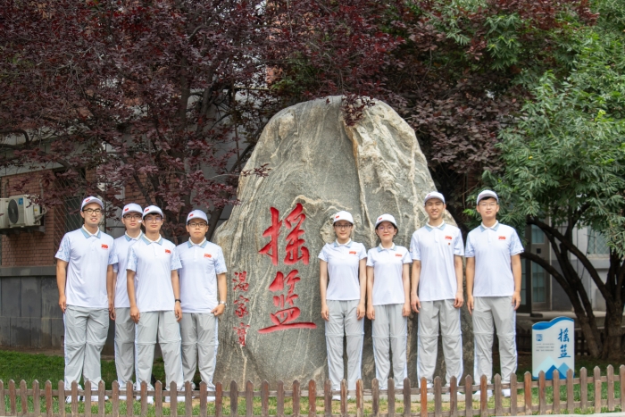 能源学子参加庆祝中国共产党成立100周年志愿服务合影2